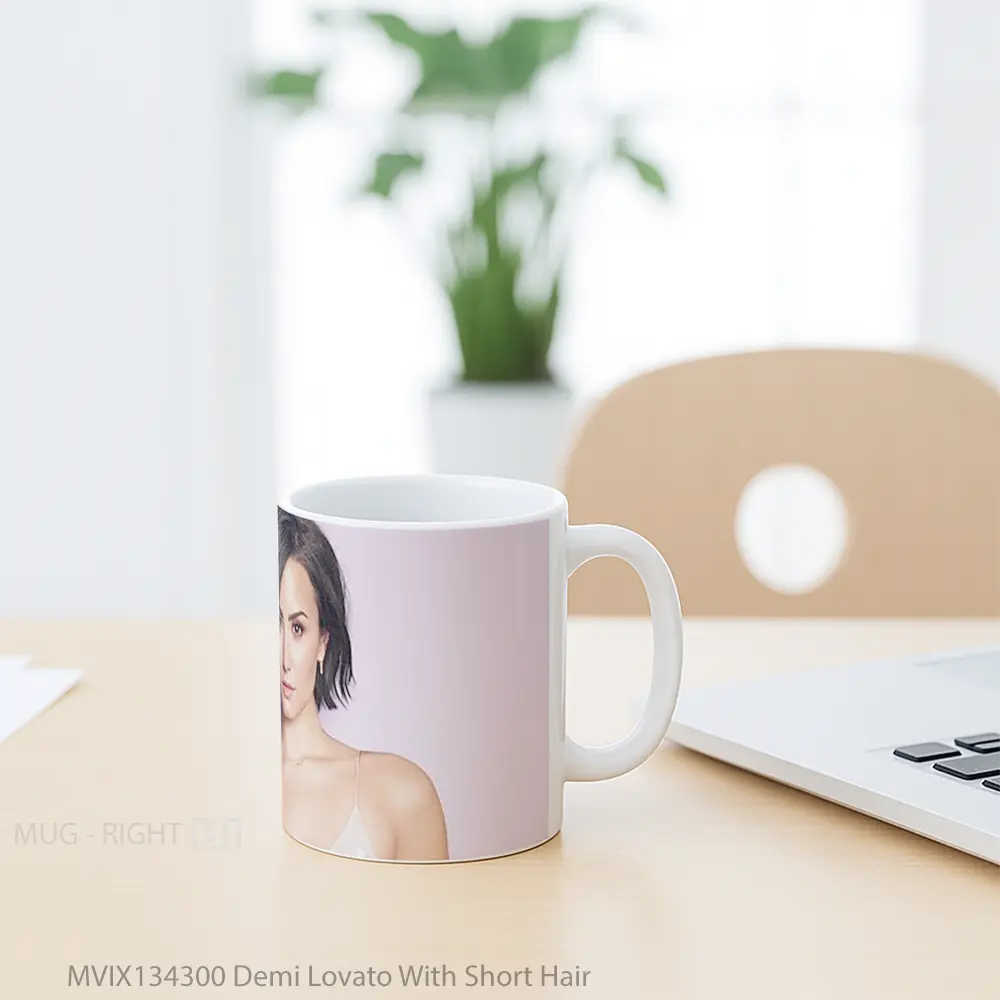 Mug Demi Lovato With Short Hair Gelas Selebriti - All-side / Desain