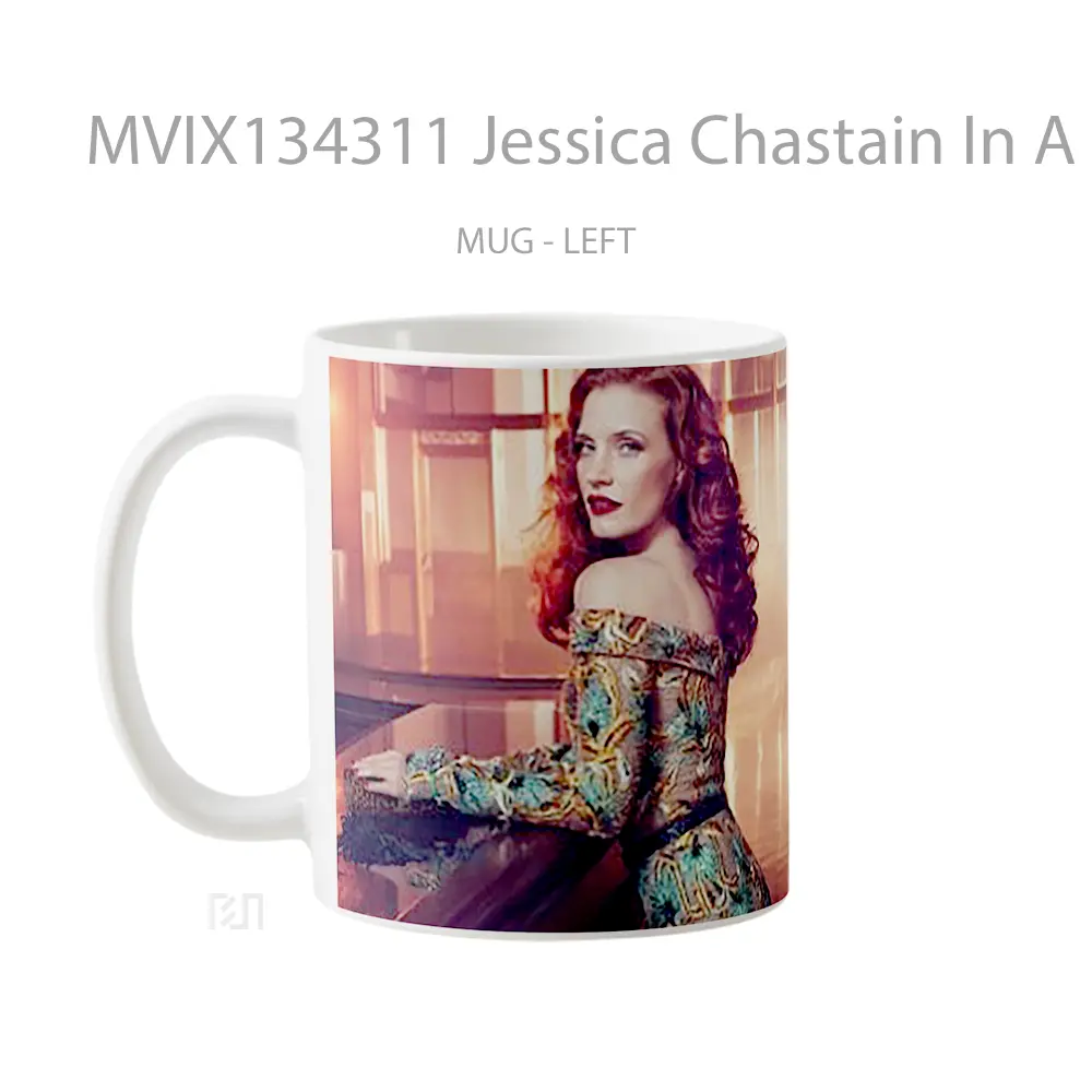 Mug Jessica Chastain In A Bar Gelas Keramik Unik - All-side / Desain