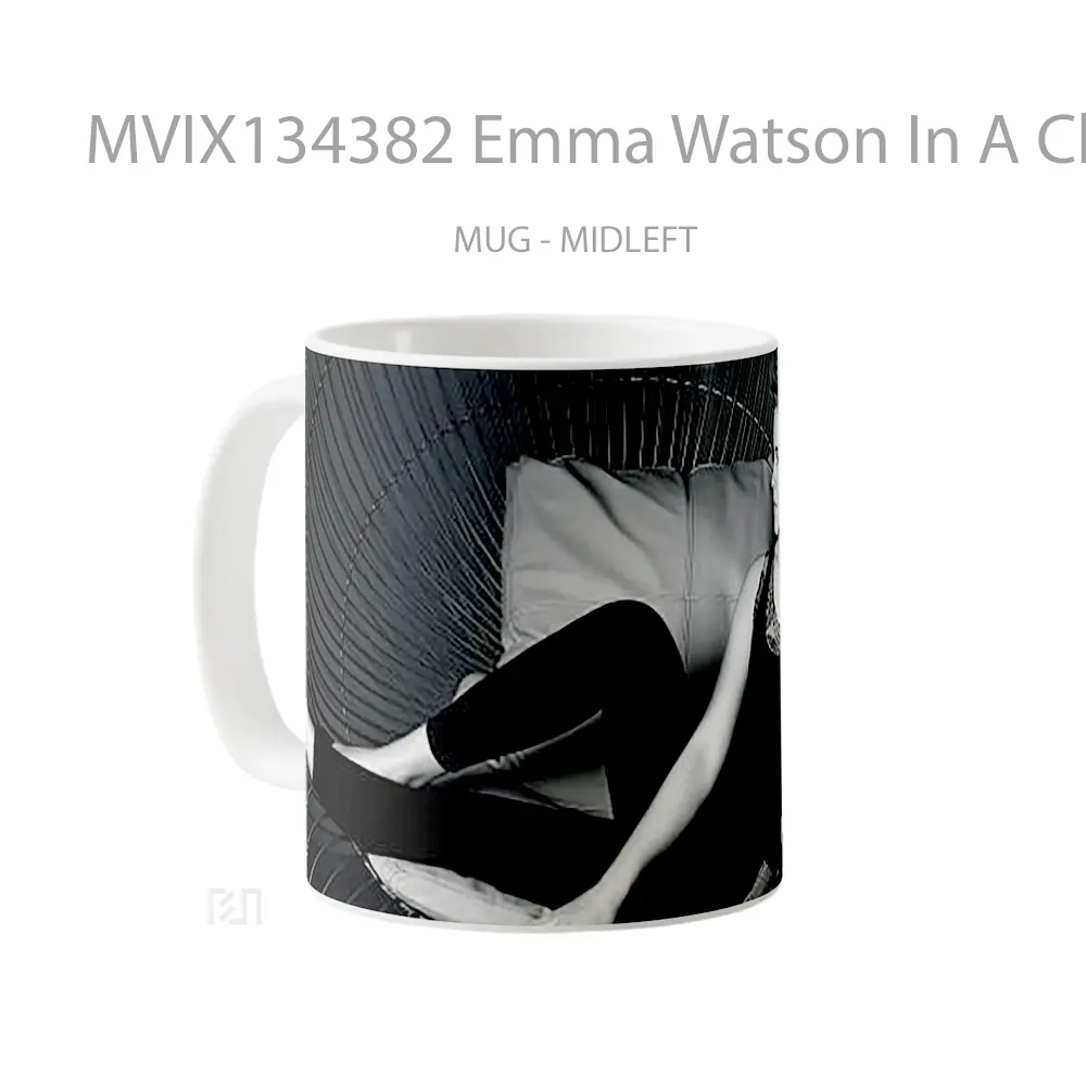 Mug Emma Watson In A Chair Gelas Selebriti - All-side / Desain