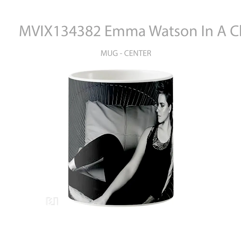 Mug Emma Watson In A Chair Gelas Selebriti