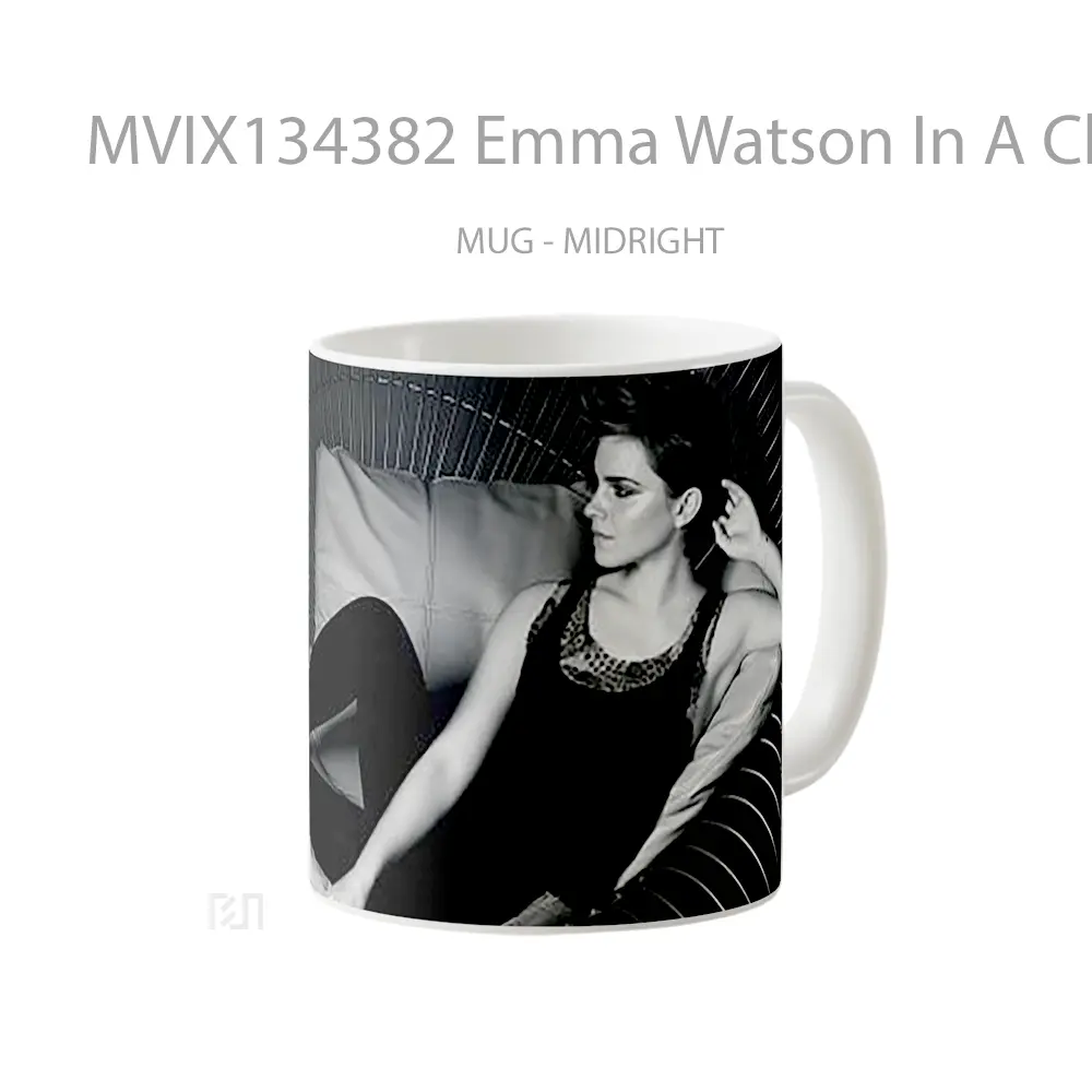 Mug Emma Watson In A Chair Gelas Selebriti - All-side / Desain