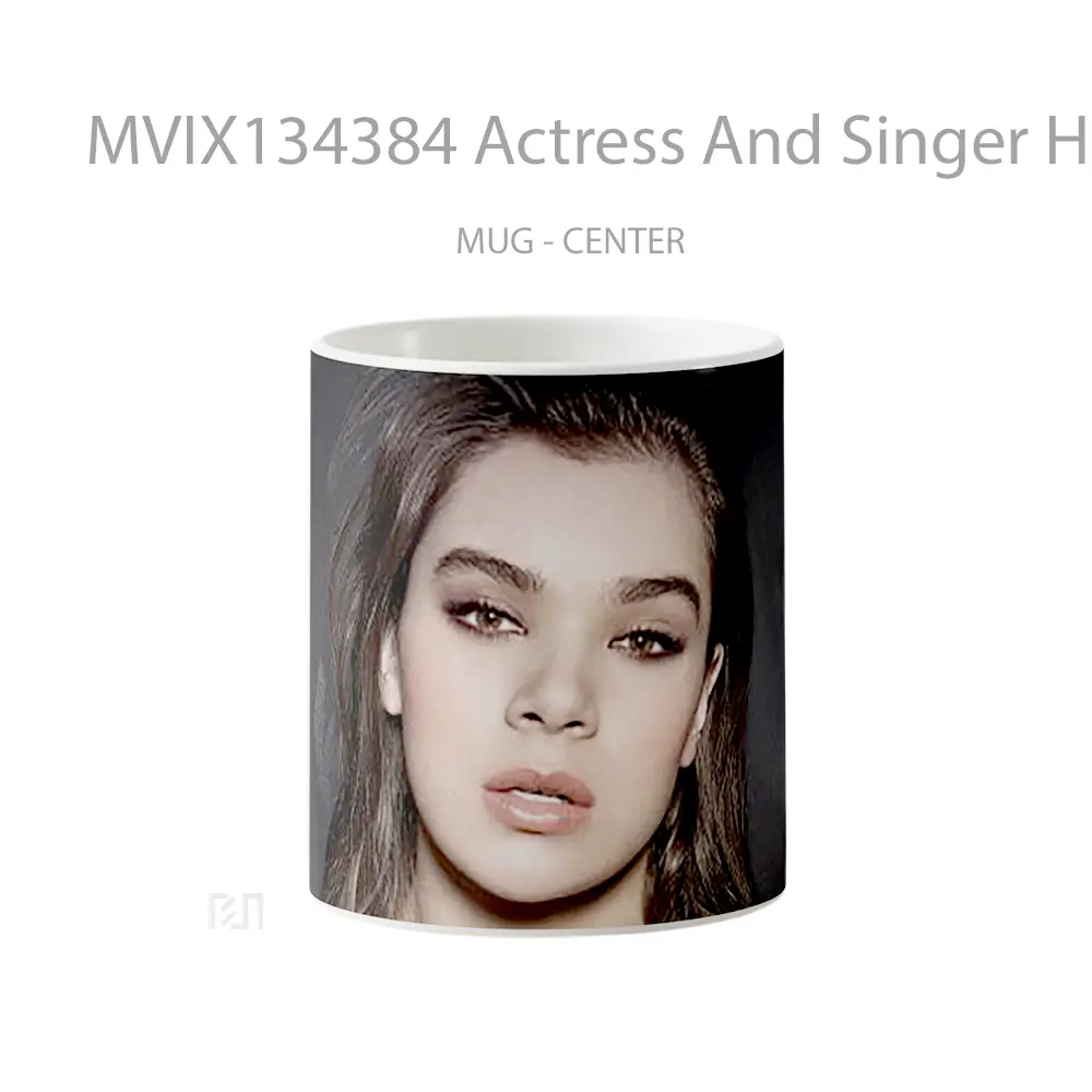 Mug Actress And Singer Hailee Steinfeld Gelas Selebriti