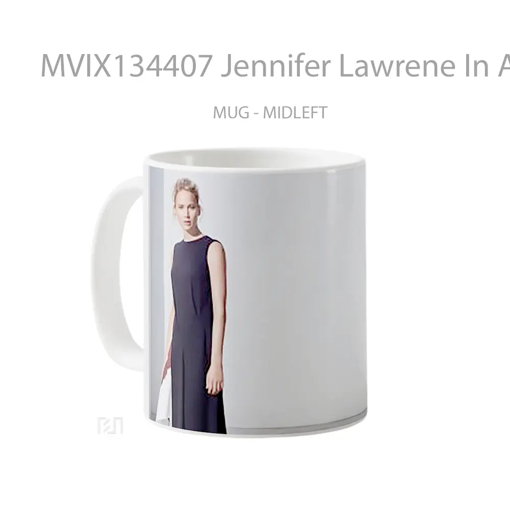 Mug Jennifer Lawrene In A Black Dress Gelas Keramik Unik - All-side / Desain