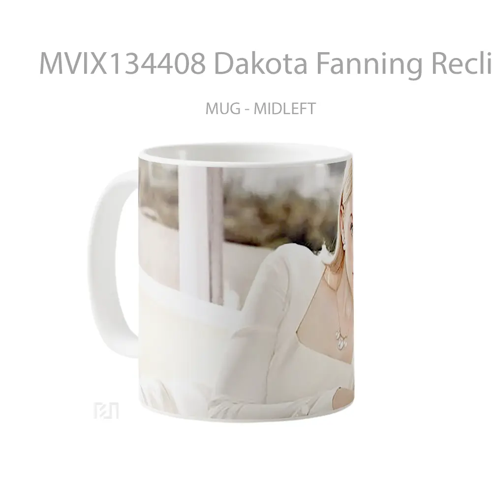 Mug Dakota Fanning Reclining Gelas Keramik Unik - All-side / Desain