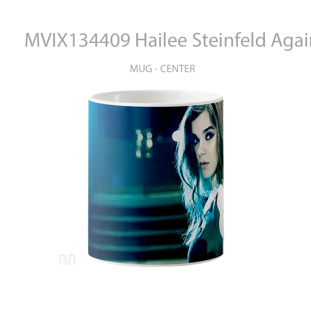Mug Hailee Steinfeld Against Light Gelas Selebriti