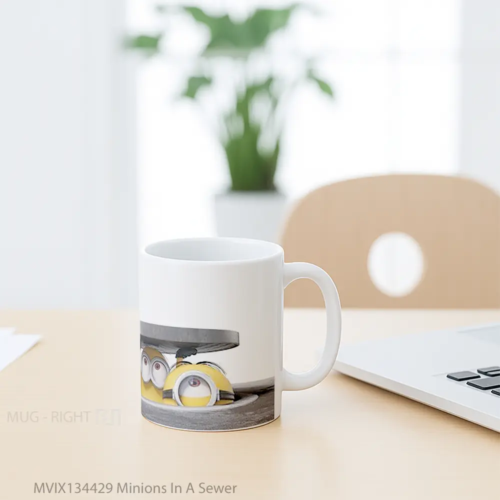 Mug Minions In A Sewer Gelas Kartun - All-side / Desain