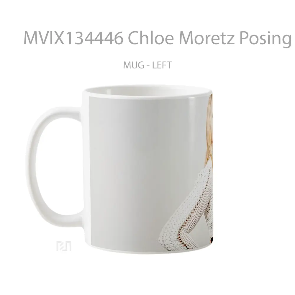 Mug Chloe Moretz Posing Gelas Keramik Unik - All-side / Desain