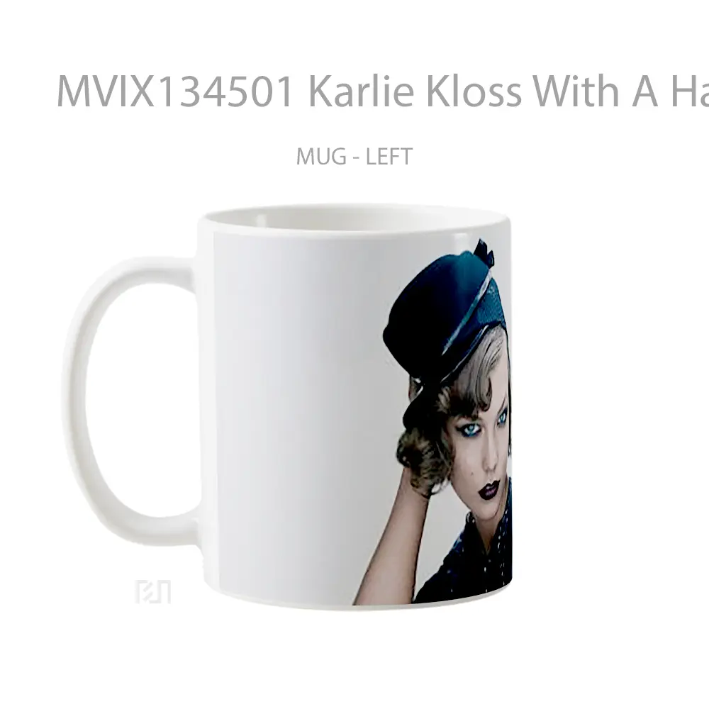 Mug Karlie Kloss With A Hat Gelas Keramik Unik - All-side / Desain