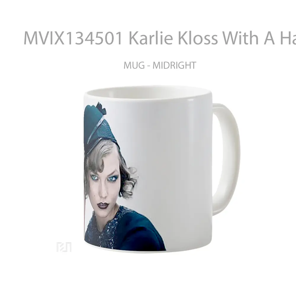 Mug Karlie Kloss With A Hat Gelas Keramik Unik - All-side / Desain
