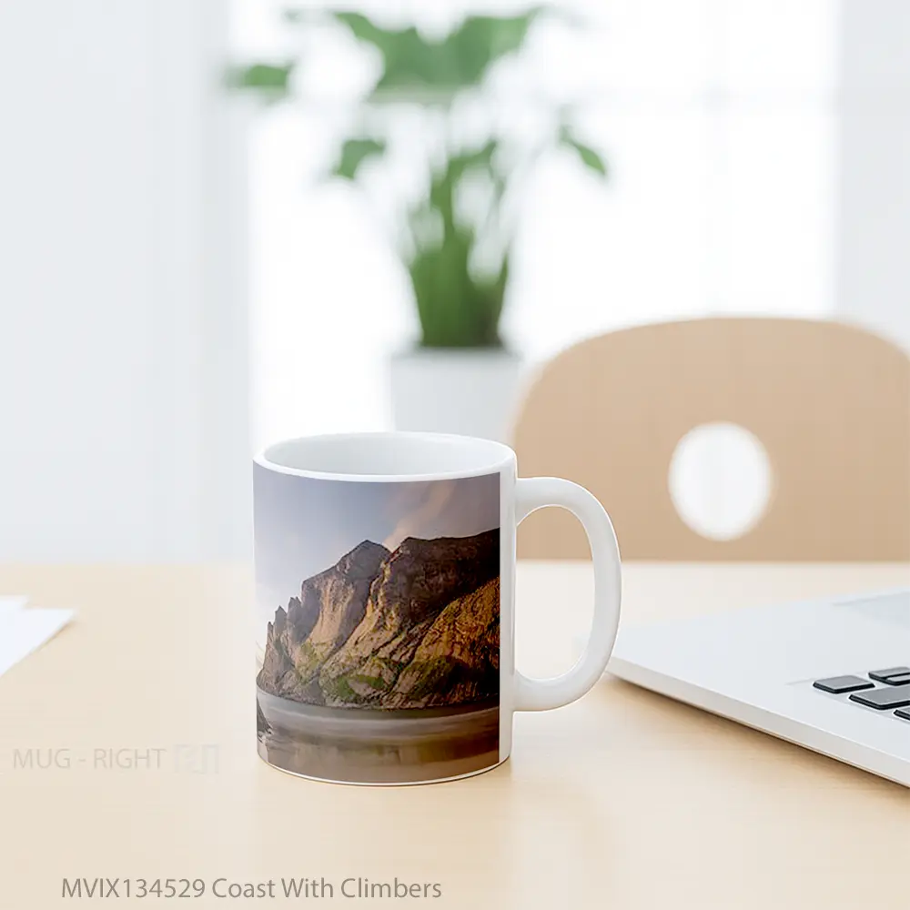 Mug Coast With Climbers Gelas Keramik Unik - All-side / Desain