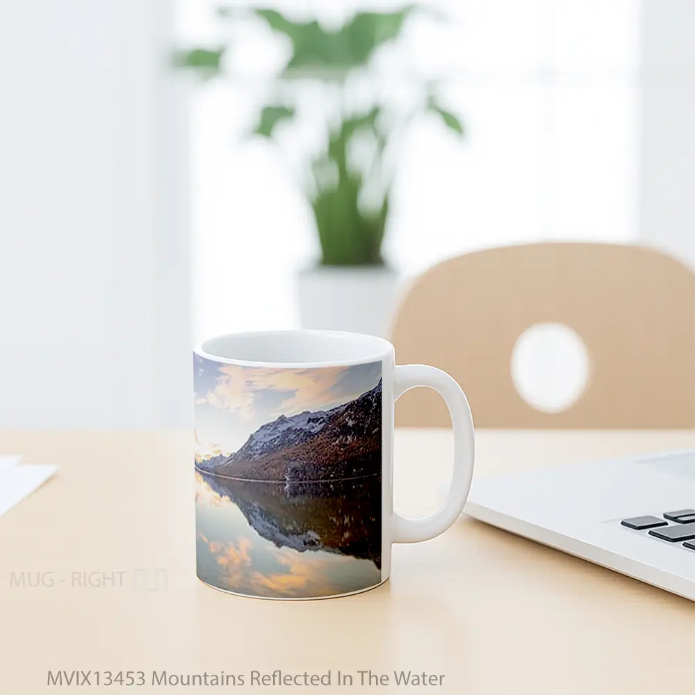 Mug Mountains Reflected In The Water Gelas Pemandangan Alam - All-side / Desain
