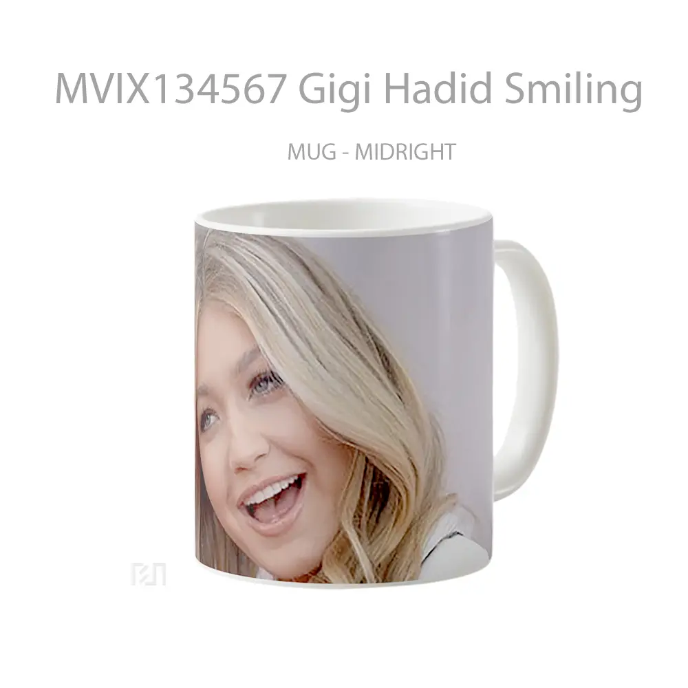Mug Gigi Hadid Smiling Gelas Keramik Unik - All-side / Desain