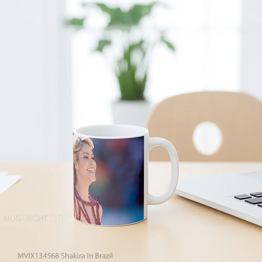 Mug Shakira In Brazil Gelas Selebriti - All-side / Desain