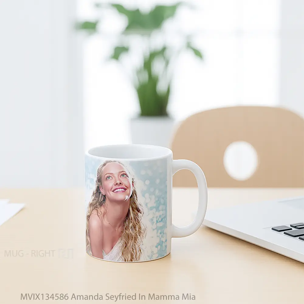 Mug Amanda Seyfried In Mamma Mia Gelas Keramik Unik - All-side / Desain