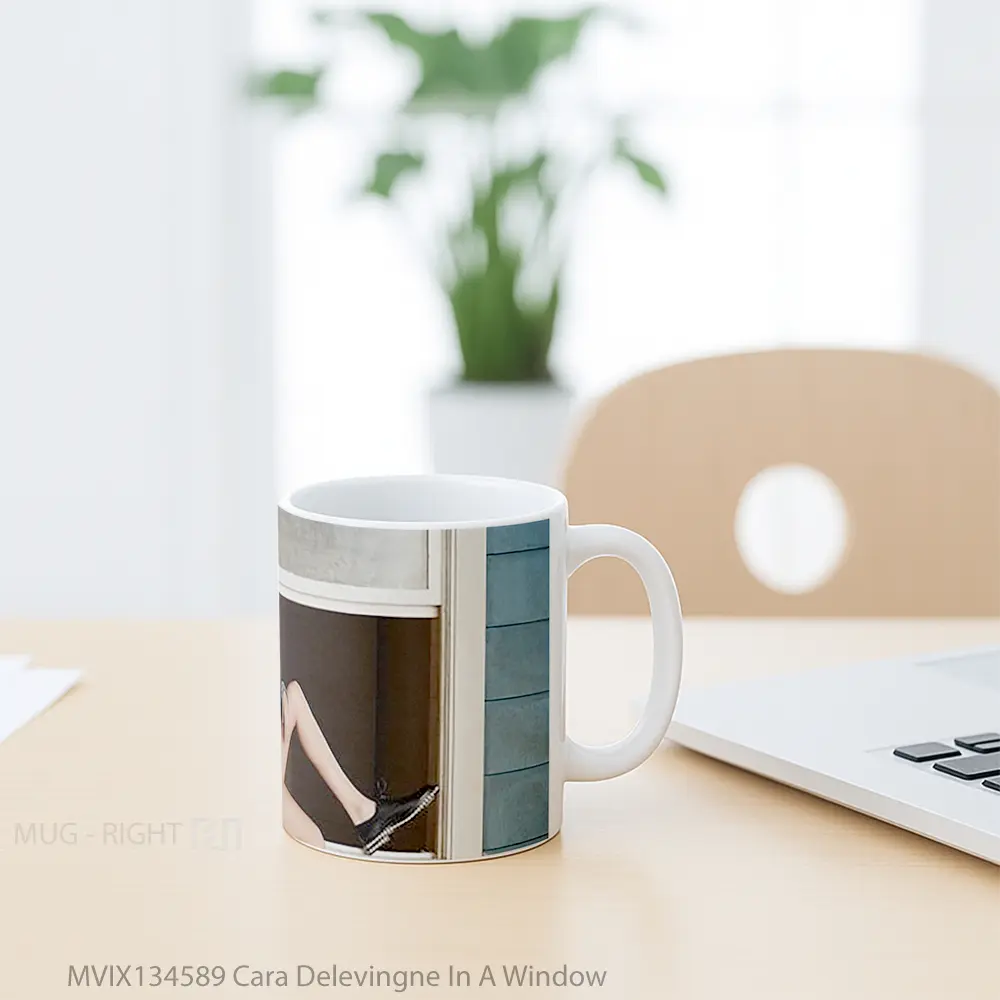 Mug Cara Delevingne In A Window Gelas Keramik Unik - All-side / Desain