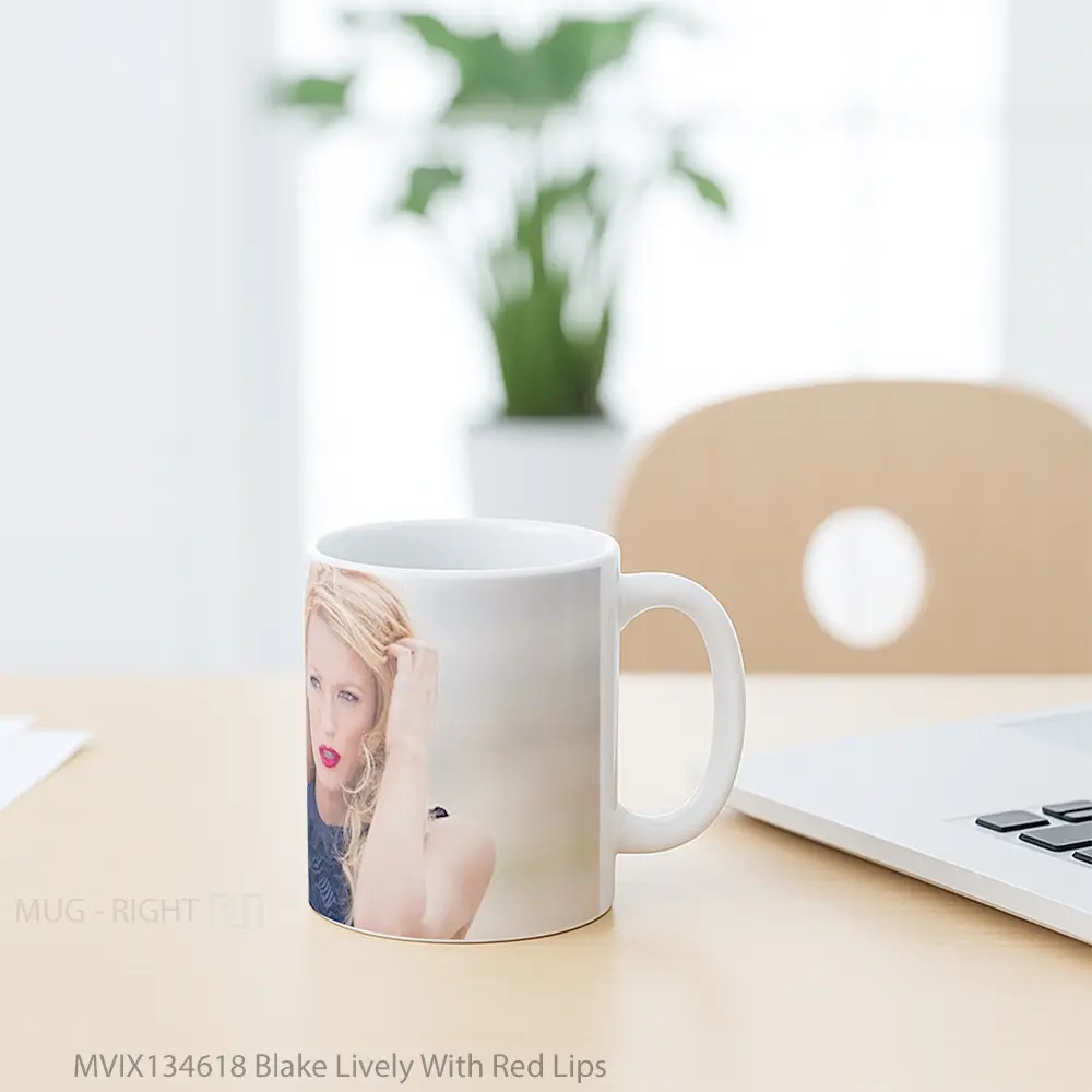 Mug Blake Lively With Red Lips Gelas Keramik Unik - All-side / Desain