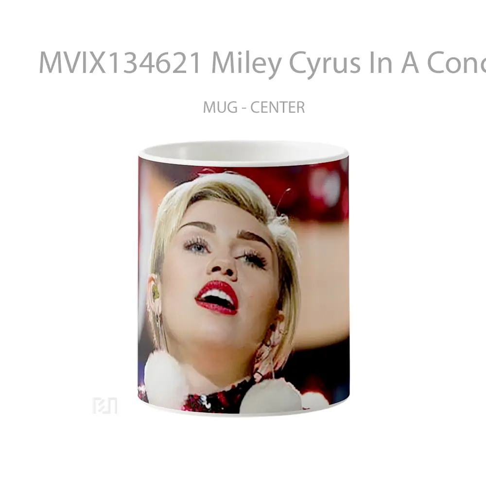 Mug Miley Cyrus In A Concert Gelas Selebriti