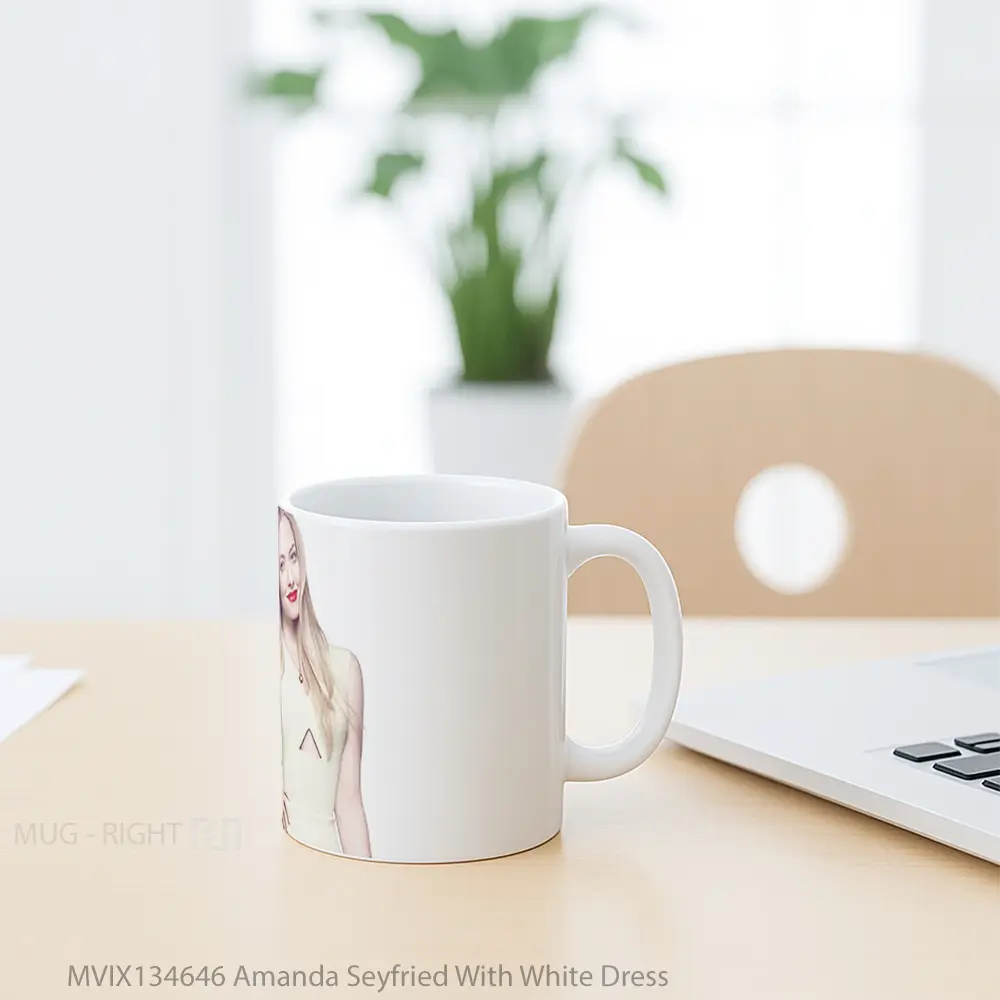 Mug Amanda Seyfried With White Dress Gelas Keramik Unik - All-side / Desain