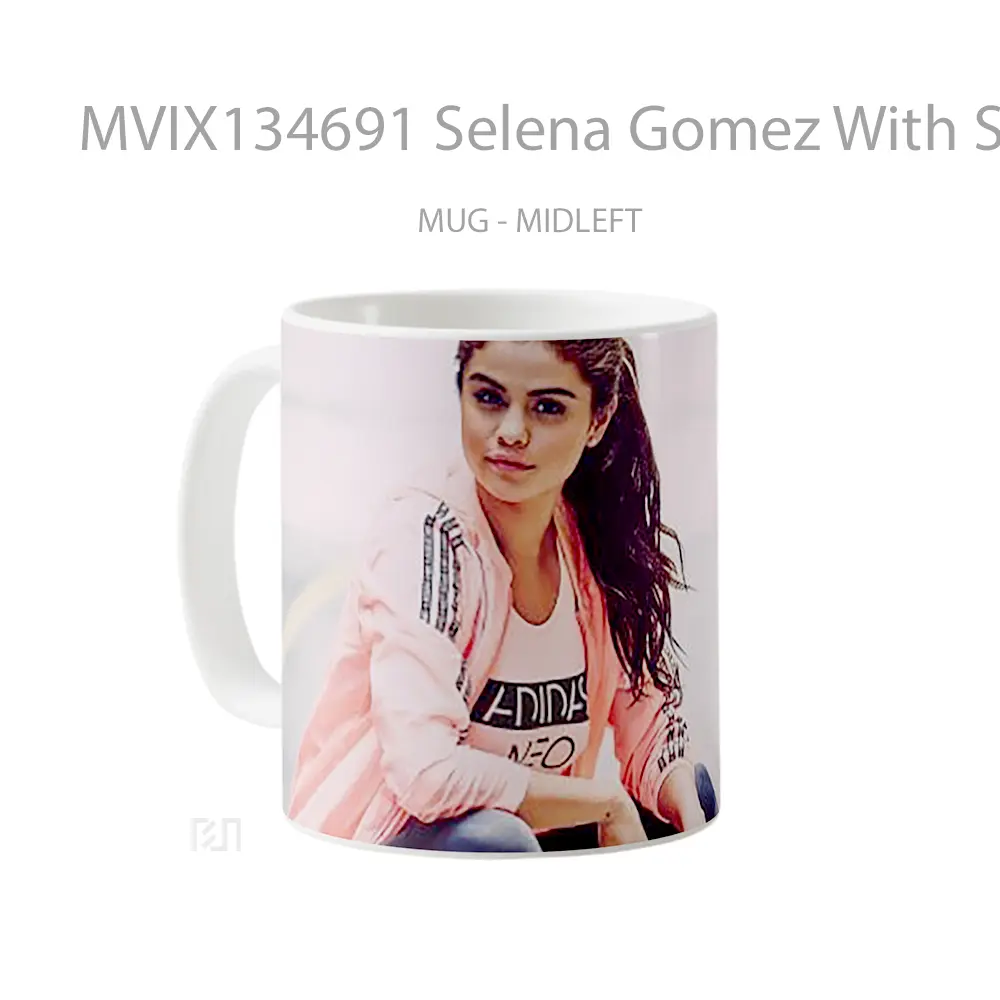 Mug Selena Gomez With Sports Clothes Gelas Selebriti - All-side / Desain