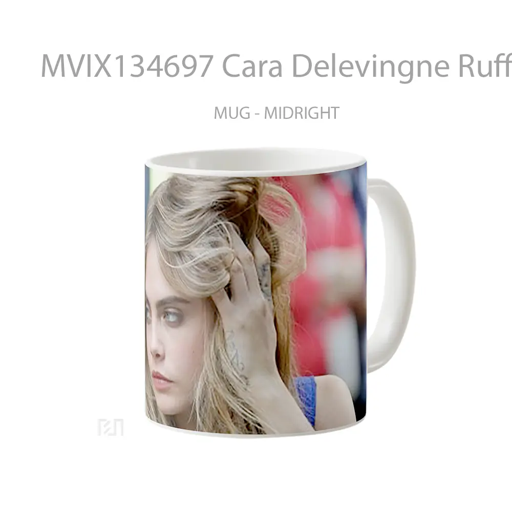 Mug Cara Delevingne Ruffling Gelas Keramik Unik - All-side / Desain
