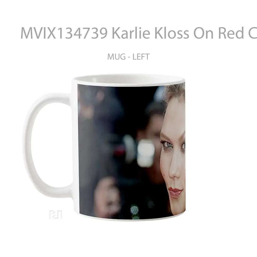 Mug Karlie Kloss On Red Carpet Gelas Keramik Unik - All-side / Desain