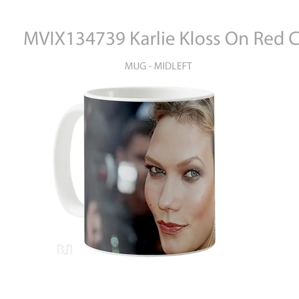Mug Karlie Kloss On Red Carpet Gelas Keramik Unik - All-side / Desain