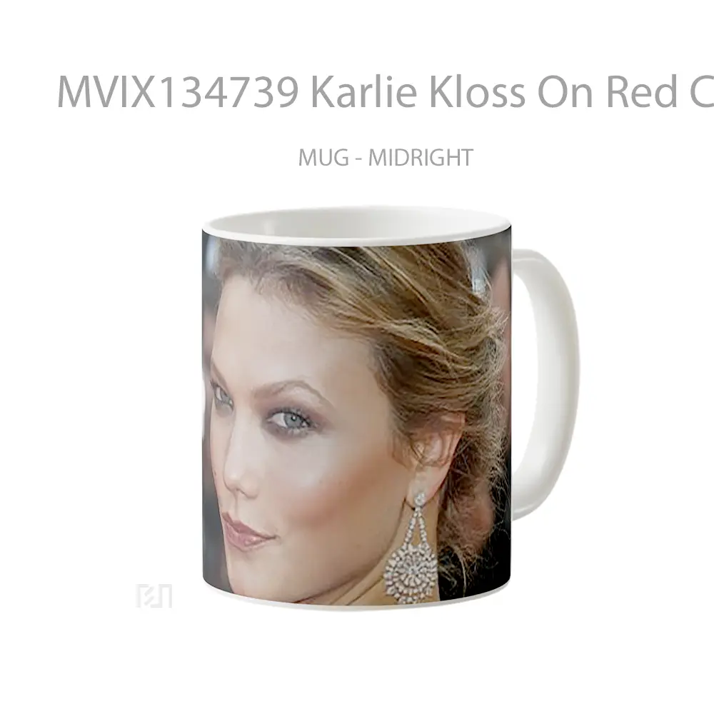 Mug Karlie Kloss On Red Carpet Gelas Keramik Unik - All-side / Desain