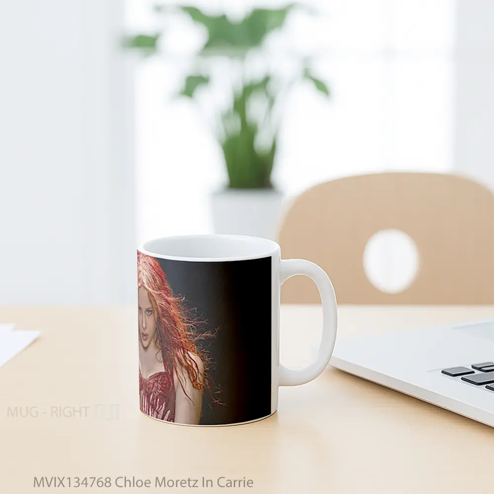 Mug Chloe Moretz In Carrie Gelas Keramik Unik - All-side / Desain