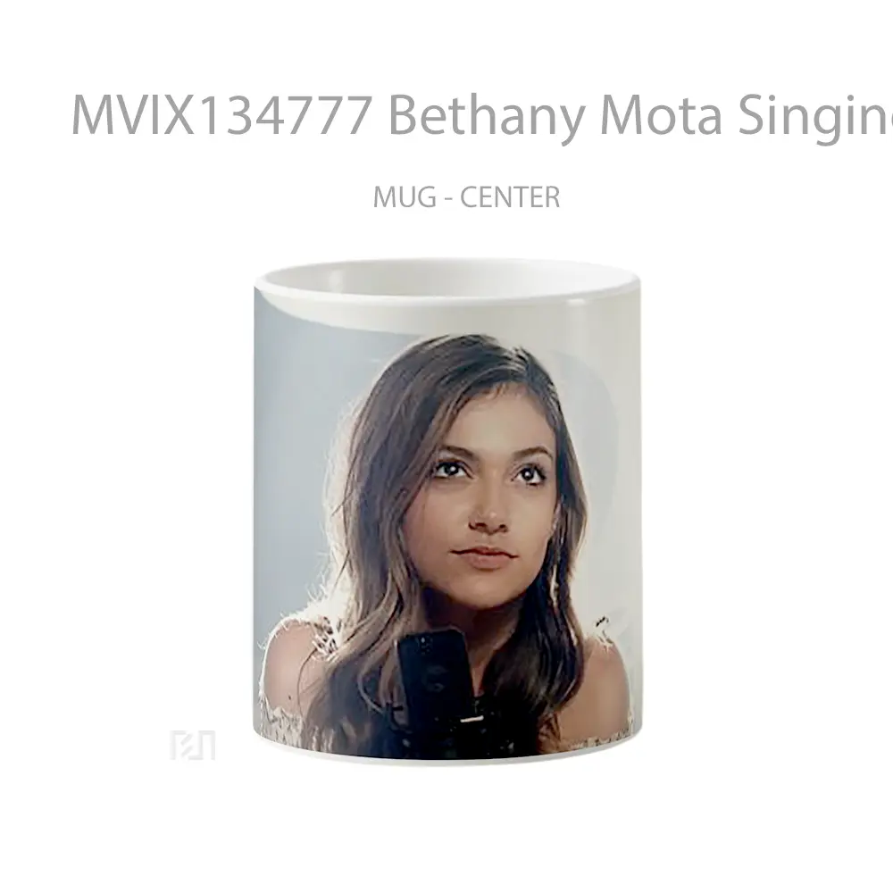 Mug Bethany Mota Singing Flashlight Of Pitch Perfect 2 Gelas Keramik Unik