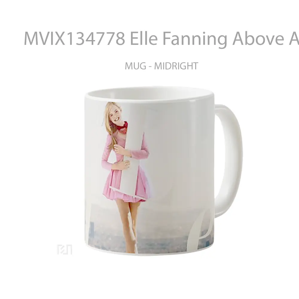 Mug Elle Fanning Above A City Gelas Keramik Unik - All-side / Desain