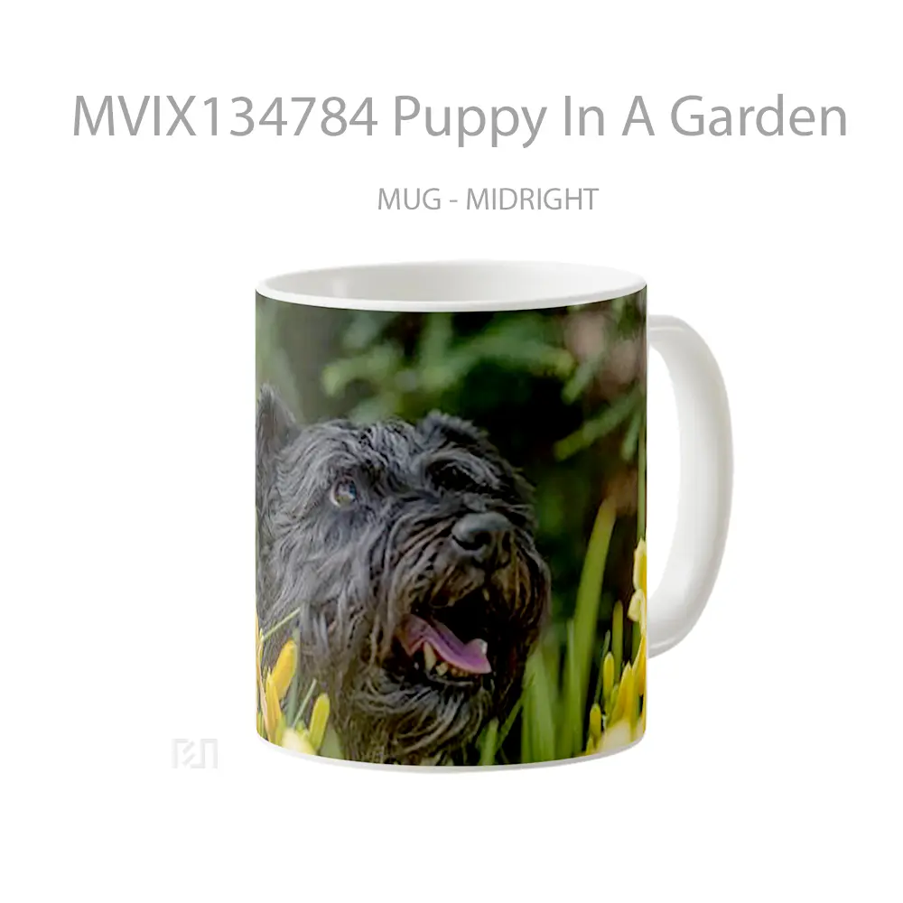 Mug Puppy In A Garden Gelas Hewan Lucu - All-side / Desain