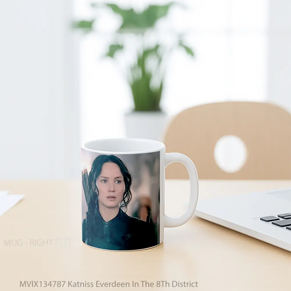 Mug Katniss Everdeen In The 8Th District Gelas Keramik Unik - All-side / Desain
