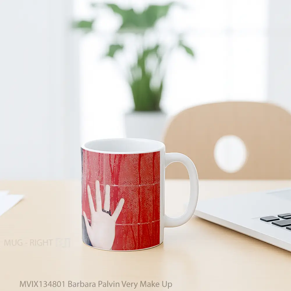 Mug Barbara Palvin Very Make Up Gelas Keramik Unik - All-side / Desain
