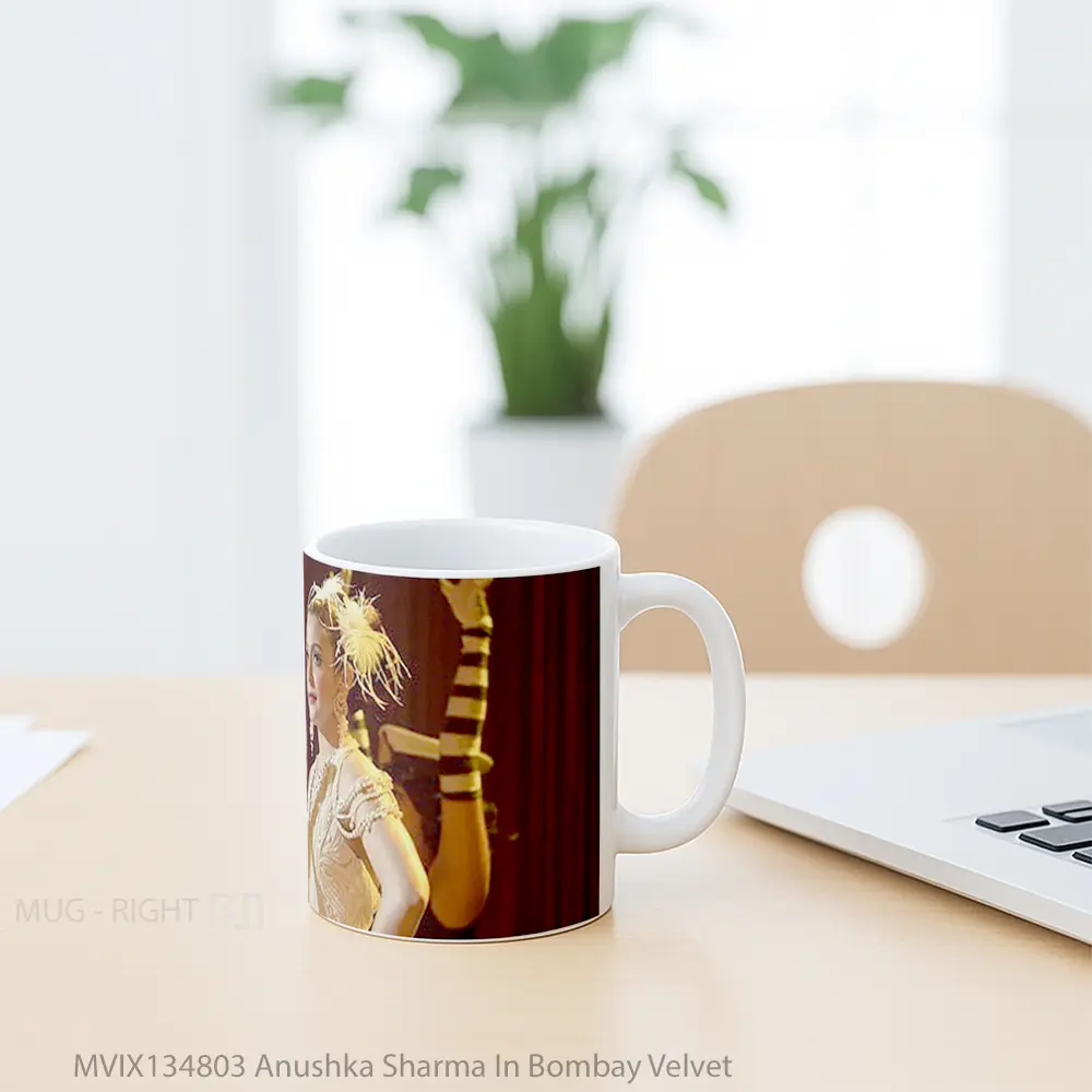Mug Anushka Sharma In Bombay Velvet Gelas Keramik Unik - All-side / Desain
