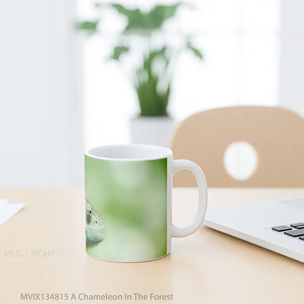 Mug A Chameleon In The Forest Gelas Pemandangan Alam - All-side / Desain