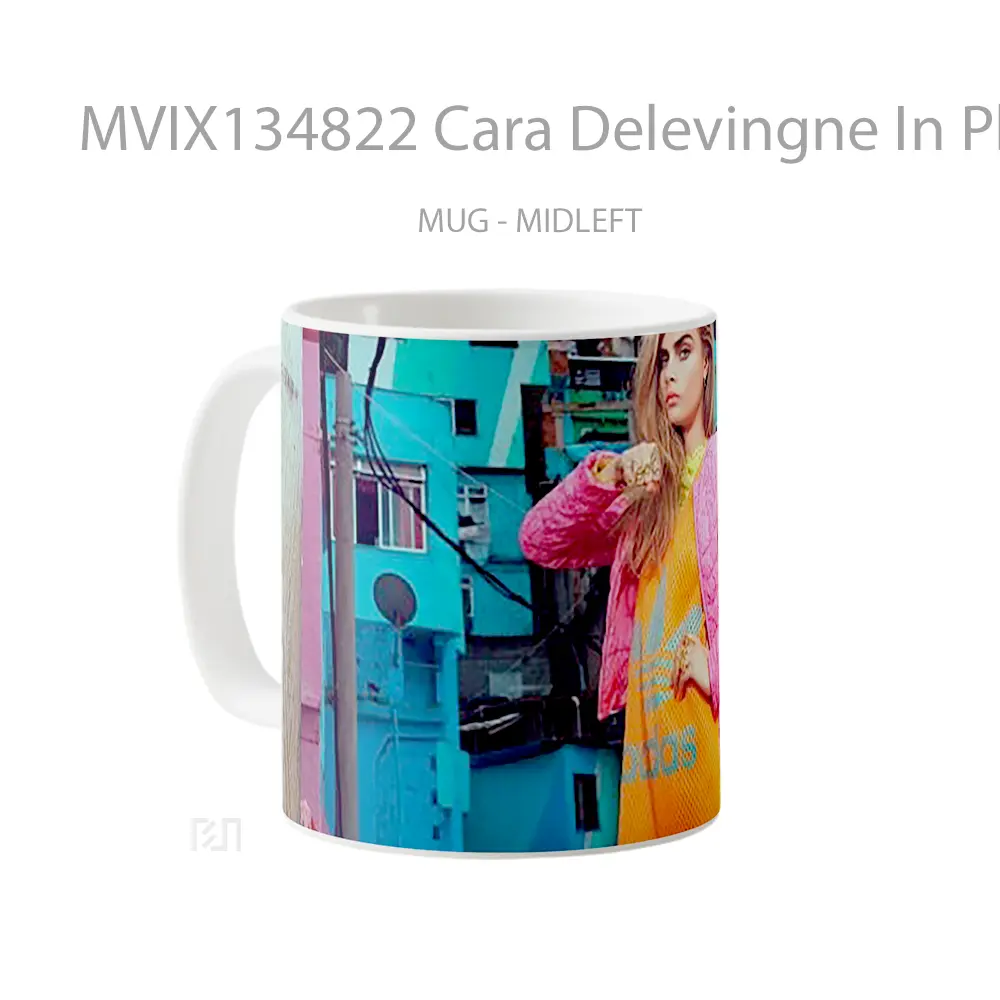 Mug Cara Delevingne In Photoshoot Gelas Keramik Unik - All-side / Desain