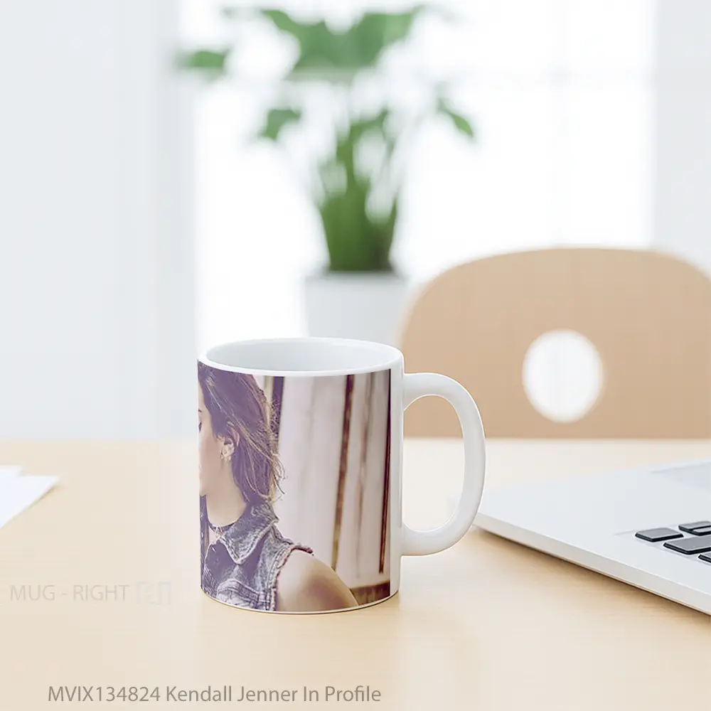 Mug Kendall Jenner In Profile Gelas Selebriti - All-side / Desain