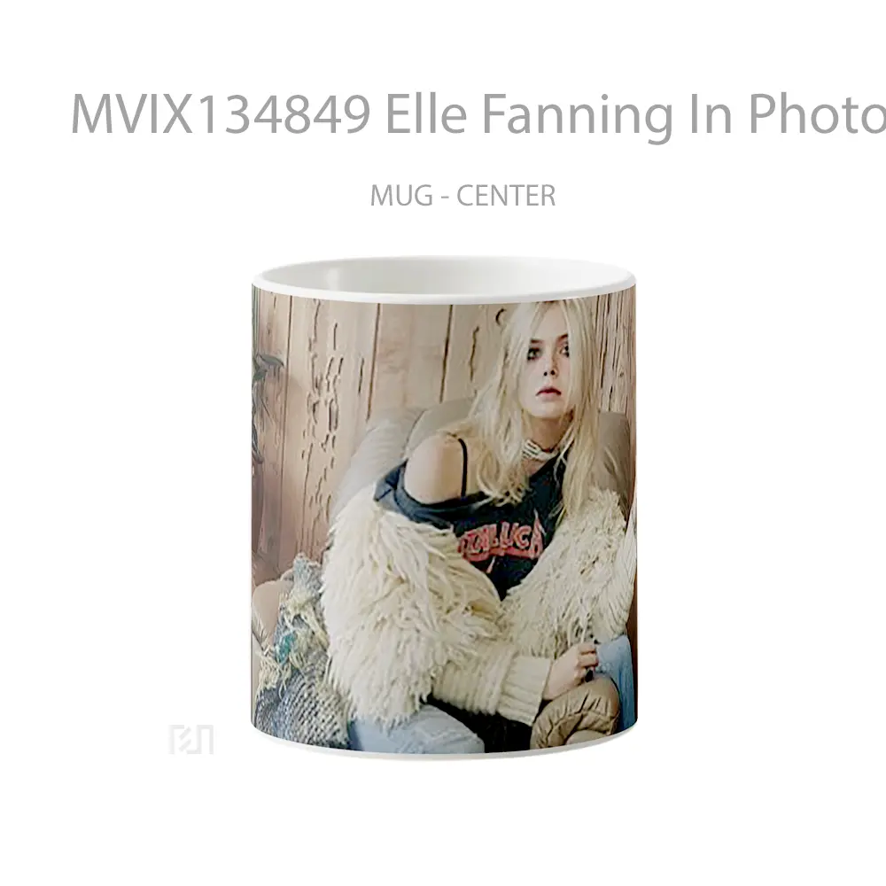 Mug Elle Fanning In Photoshoot Gelas Keramik Unik