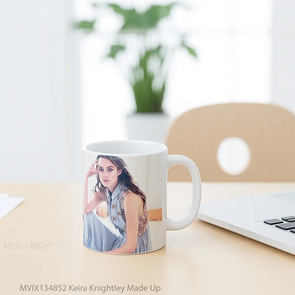 Mug Keira Knightley Made Up Gelas Keramik Unik - All-side / Desain