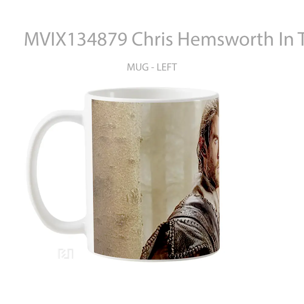 Mug Chris Hemsworth In The Hunter And The Ice Queen Gelas Selebriti - All-side / Desain