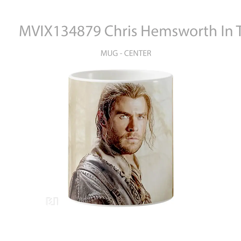 Mug Chris Hemsworth In The Hunter And The Ice Queen Gelas Selebriti
