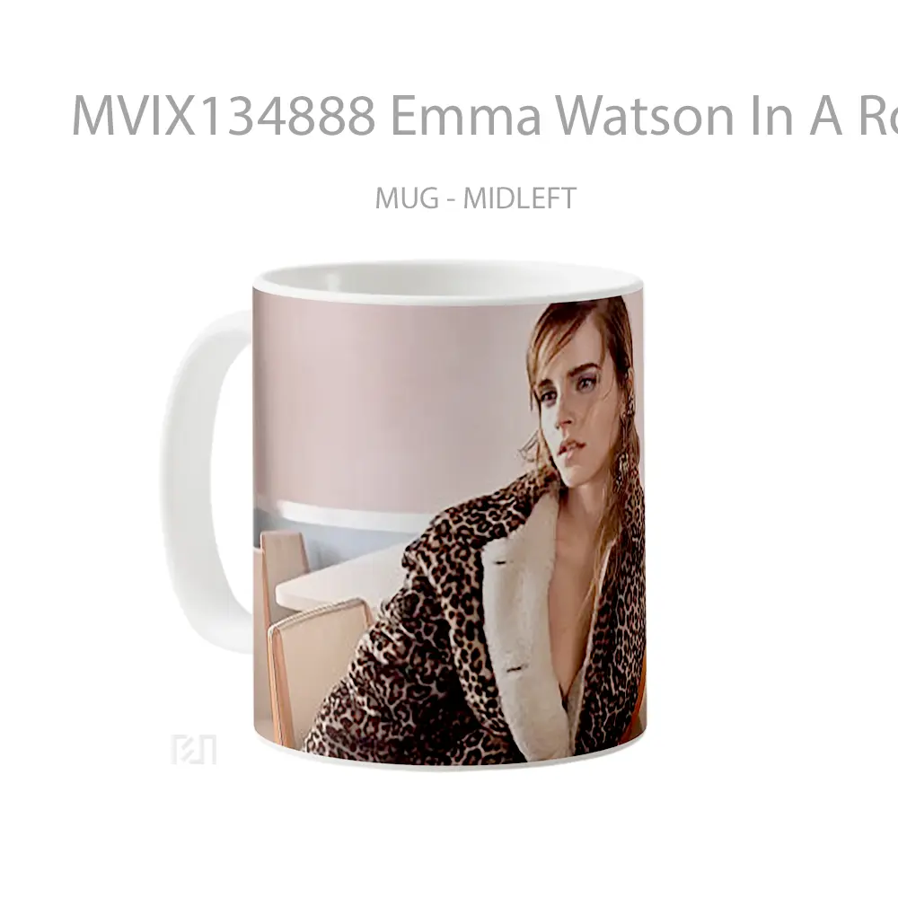 Mug Emma Watson In A Room V2 Gelas Selebriti - All-side / Desain