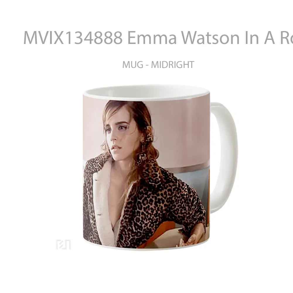 Mug Emma Watson In A Room V2 Gelas Selebriti - All-side / Desain