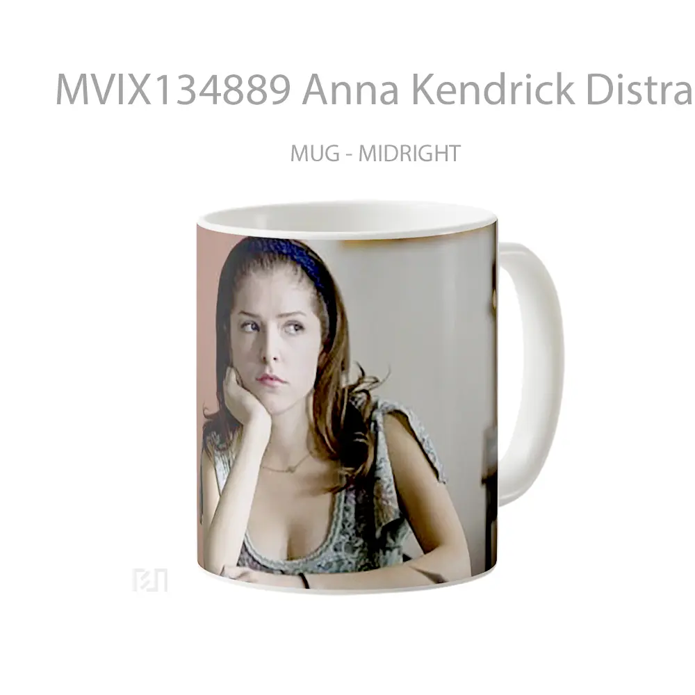 Mug Anna Kendrick Distracted Gelas Keramik Unik - All-side / Desain