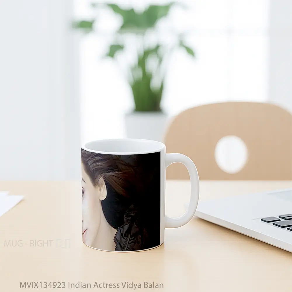 Mug Indian Actress Vidya Balan Gelas Keramik Unik - All-side / Desain
