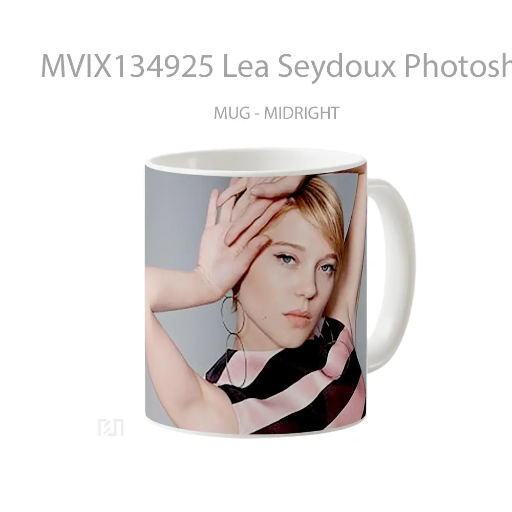 Mug Lea Seydoux Photoshoot Gelas Keramik Unik - All-side / Desain