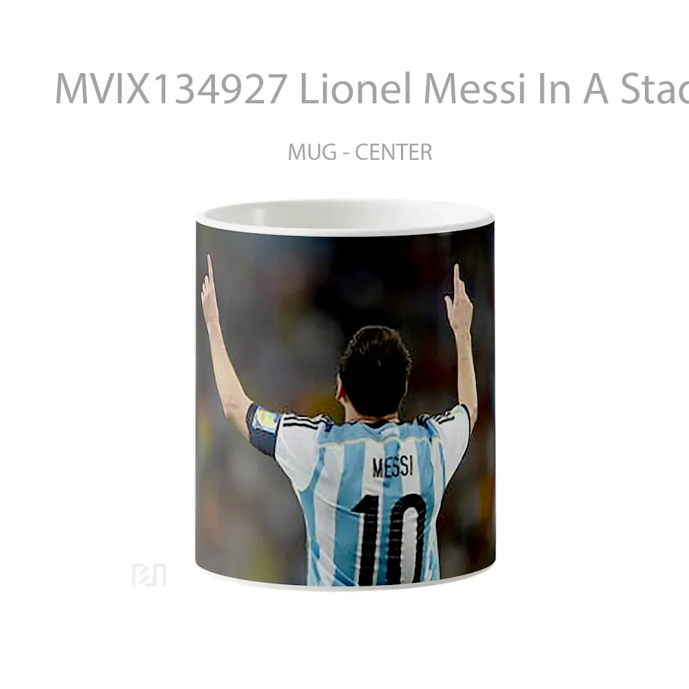 Mug Lionel Messi In A Stadium Gelas Keramik Unik