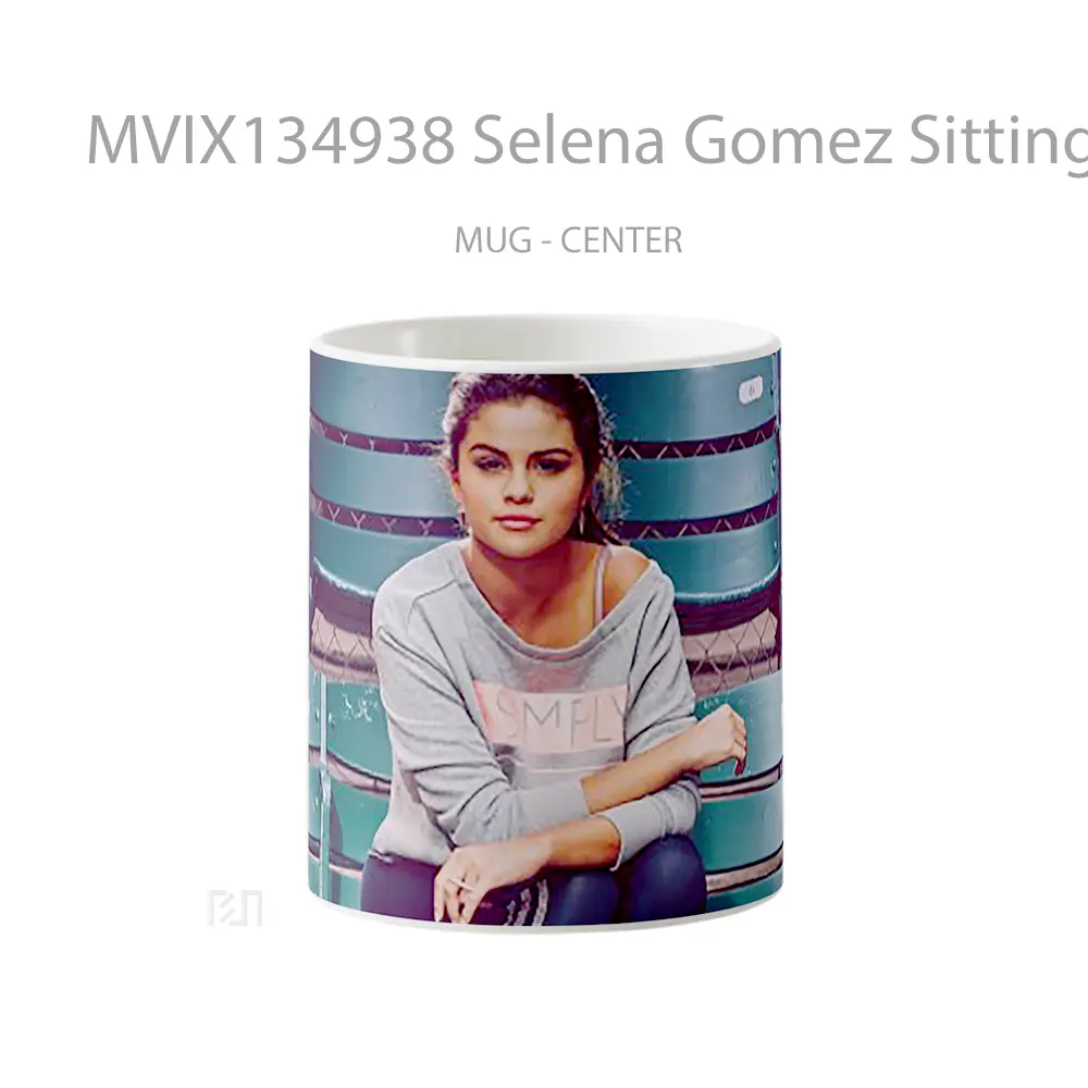 Mug Selena Gomez Sitting In Stands Gelas Selebriti