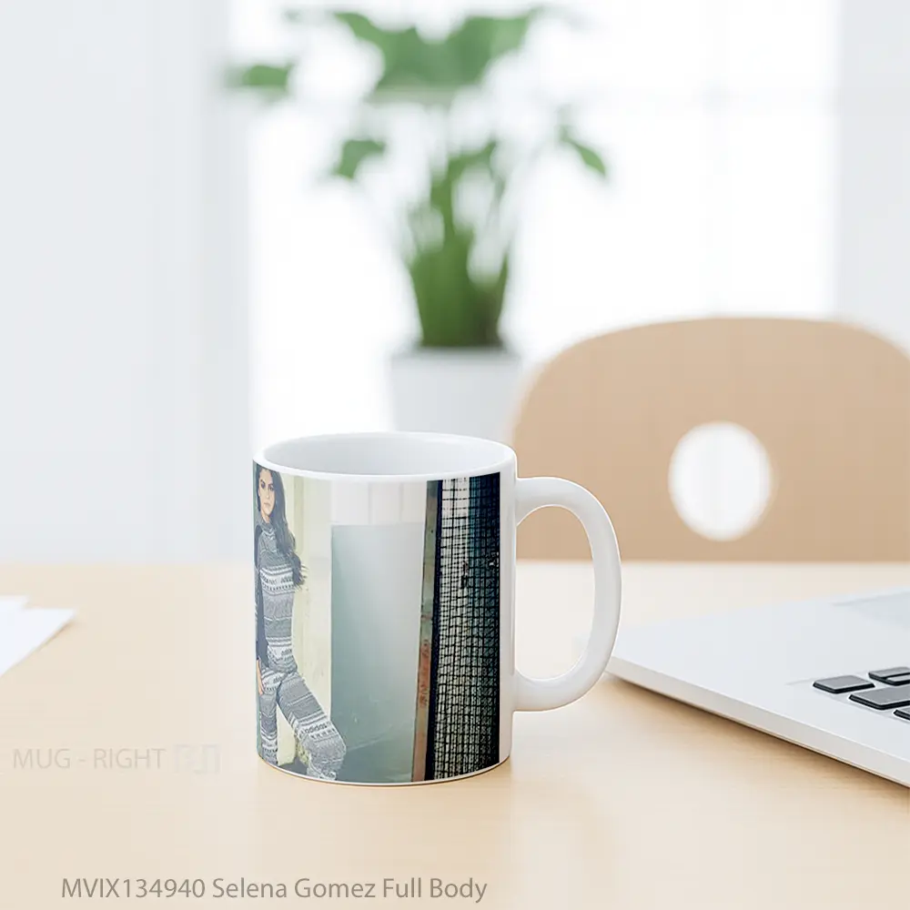 Mug Selena Gomez Full Body Gelas Selebriti - All-side / Desain