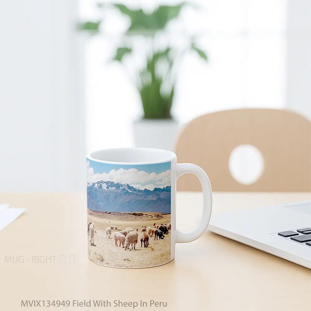 Mug Field With Sheep In Peru Gelas Hewan Lucu - All-side / Desain
